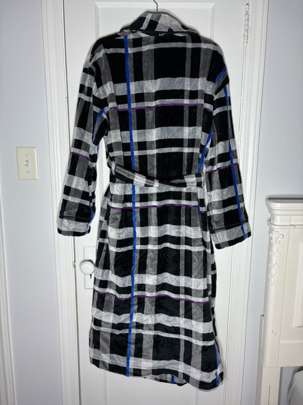 Robert Graham Black Robe with Purple Script Embroidery - Picture 2 of 12